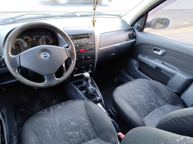 FIAT - PALIO - 2005/2005 - Vermelha - R$ 24.900,00