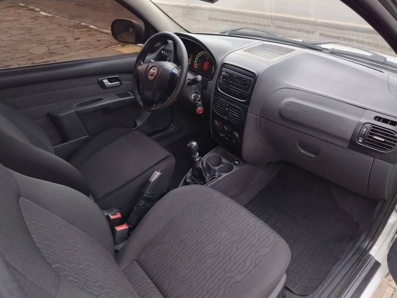 FIAT - STRADA - 2015/2015 - Branca - R$ 65.900,00