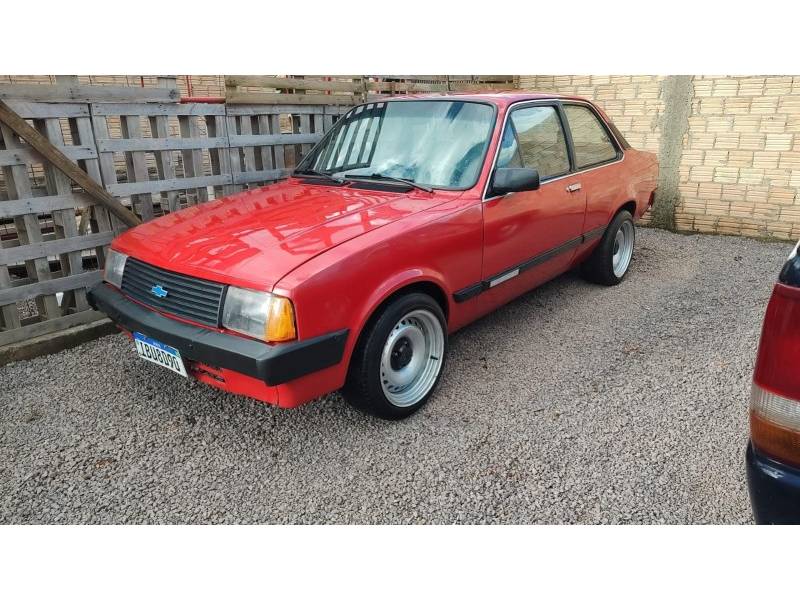 CHEVROLET - CHEVETTE - 1985/1986 - Vermelha - R$ 8.990,00