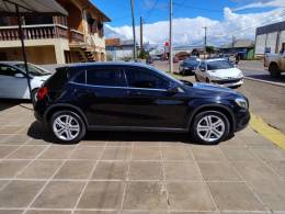 MERCEDES-BENZ - GLA 200 - 2017/2017 - Preta - R$ 115.900,00