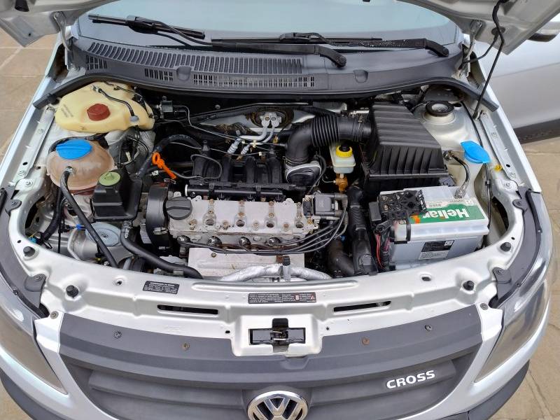 VOLKSWAGEN - SAVEIRO - 2011/2012 - Prata - R$ 56.900,00