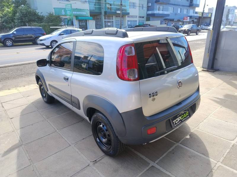 FIAT - UNO - 2011/2012 - Prata - R$ 25.990,00