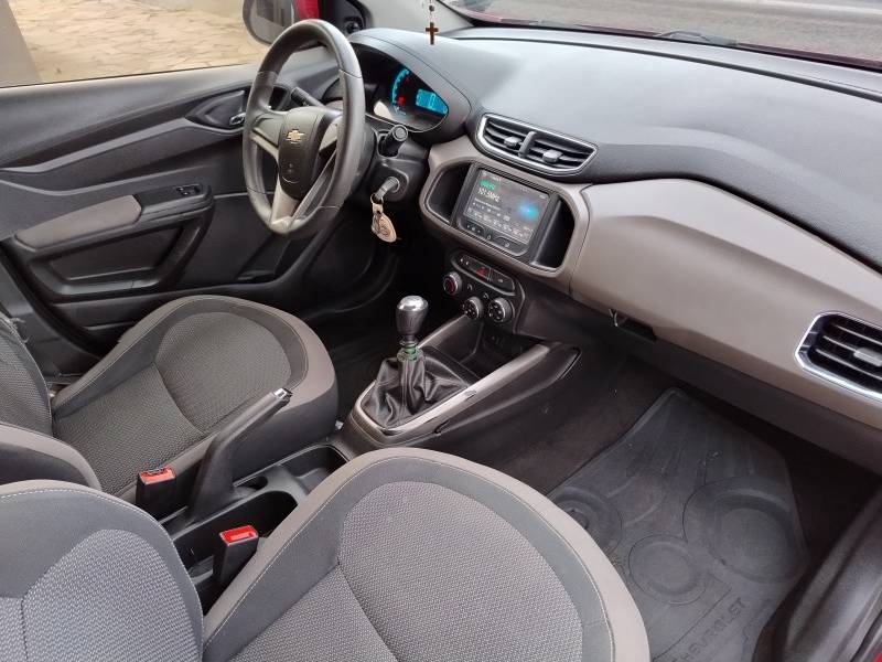 CHEVROLET - PRISMA - 2015/2015 - Vermelha - R$ 44.900,00