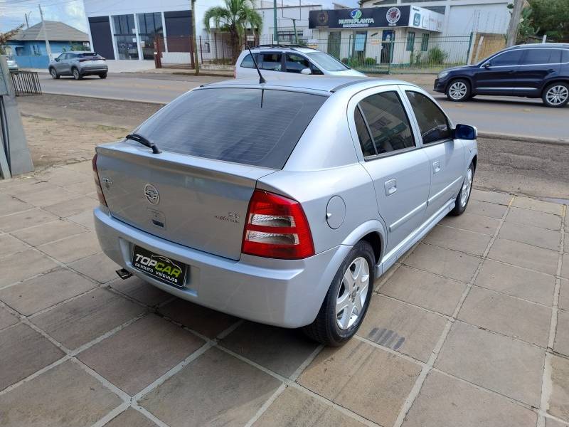 CHEVROLET - ASTRA - 2006/2007 - Prata - R$ 30.900,00