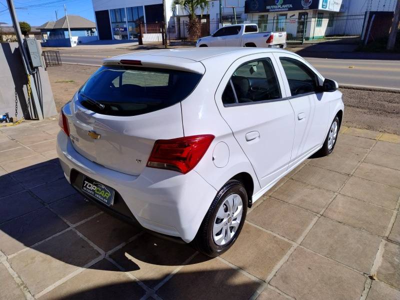 CHEVROLET - ONIX - 2018/2018 - Branca - R$ 53.900,00