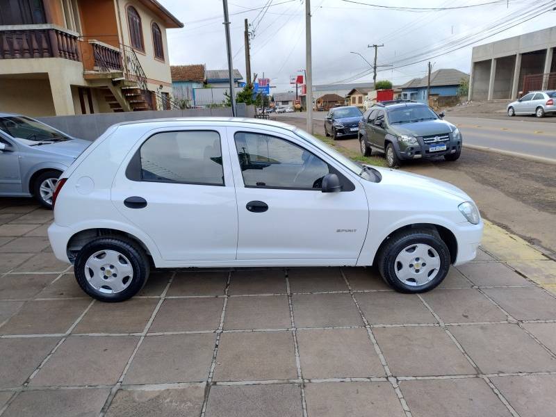 CHEVROLET - CELTA - 2010/2011 - Branca - R$ 28.900,00