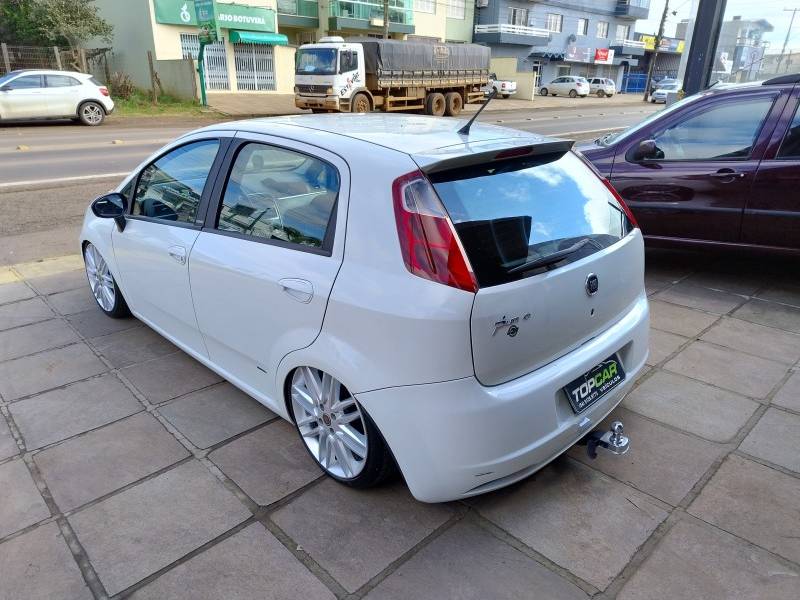 FIAT - PUNTO - 2011/2011 - Branca - R$ 33.900,00