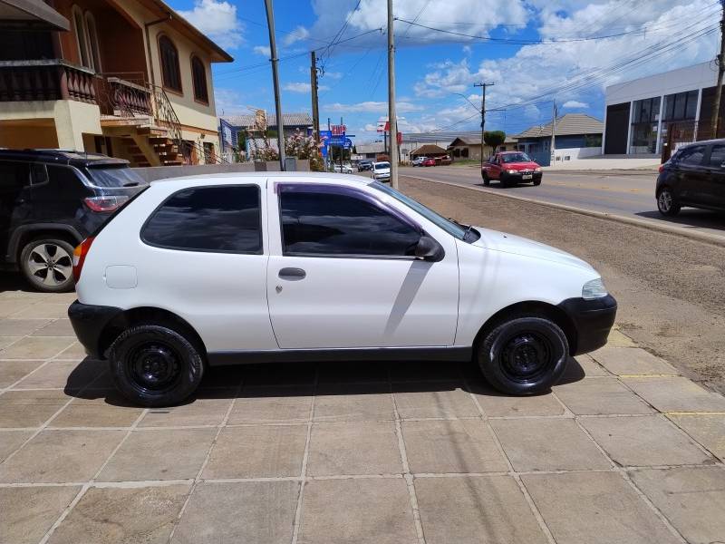FIAT - PALIO - 2005/2005 - Branca - R$ 17.900,00