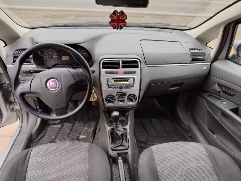 FIAT - PUNTO - 2011/2011 - Prata - R$ 34.900,00