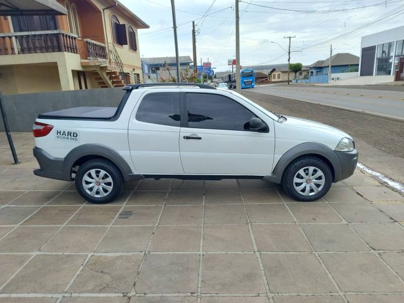 FIAT - STRADA - 2015/2015 - Branca - R$ 65.900,00