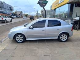 CHEVROLET - ASTRA - 2006/2007 - Prata - R$ 30.900,00