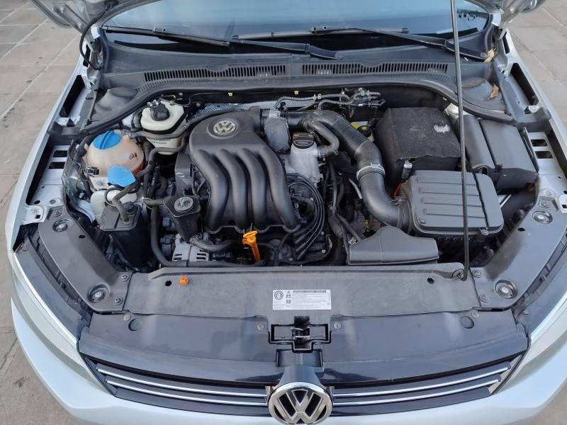 VOLKSWAGEN - JETTA - 2011/2011 - Prata - R$ 56.900,00