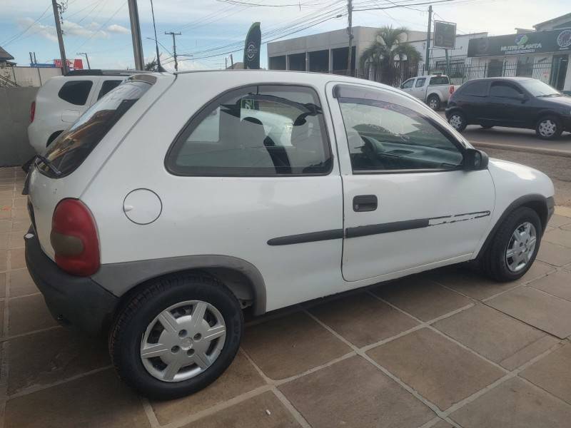 CHEVROLET - CORSA - 1995/1996 - Branca - R$ 7.990,00