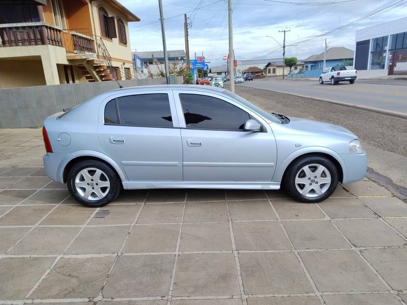 CHEVROLET - ASTRA - 2006/2007 - Prata - R$ 30.900,00