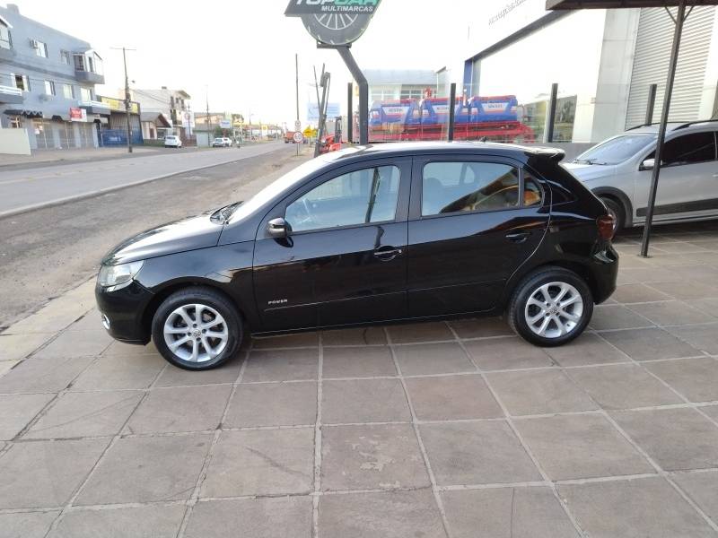 VOLKSWAGEN - GOL - 2010/2011 - Preta - R$ 35.900,00