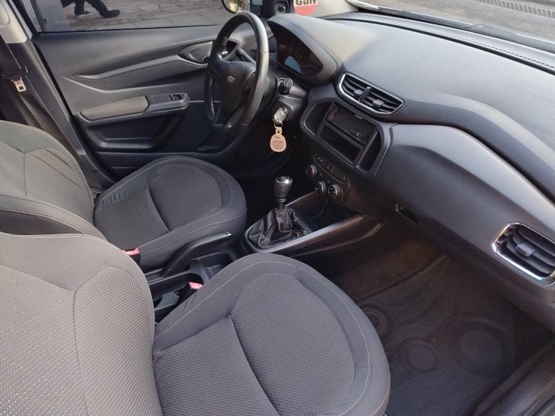 CHEVROLET - ONIX - 2013/2013 - Branca - R$ 42.900,00