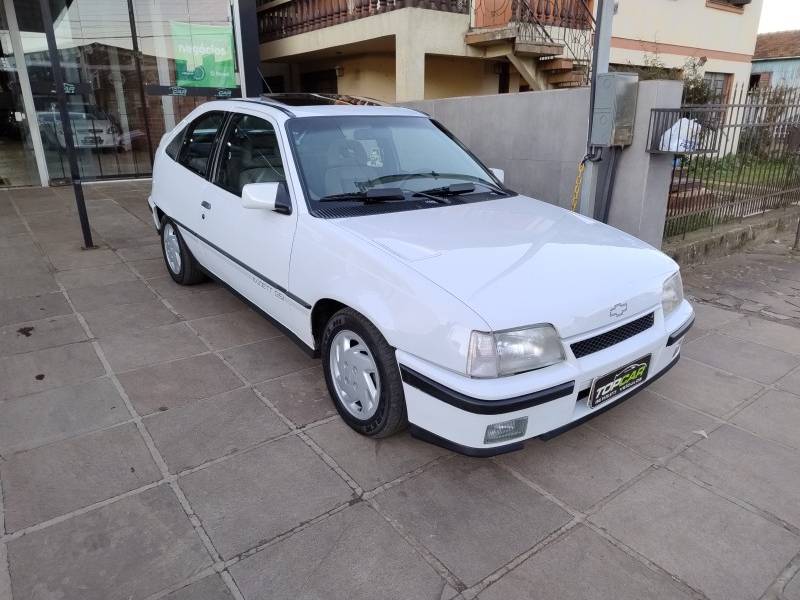 CHEVROLET - KADETT - 1992/1993 - Branca - R$ 39.900,00