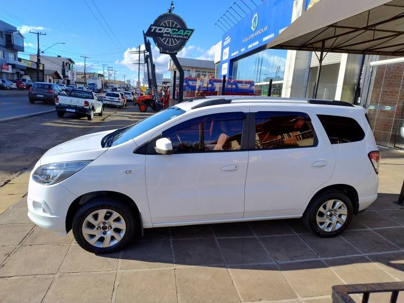 CHEVROLET - SPIN - 2013/2014 - Branca - R$ 56.900,00