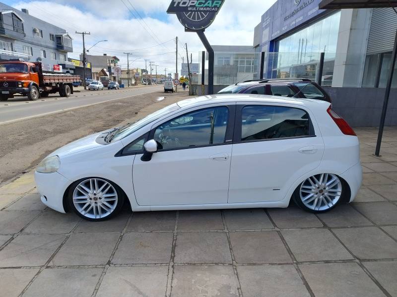 FIAT - PUNTO - 2011/2011 - Branca - R$ 33.900,00