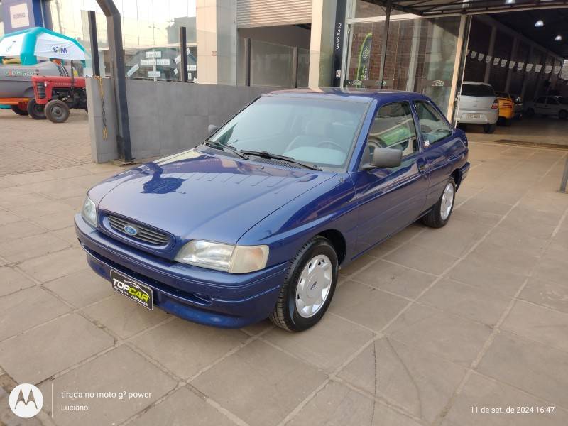 FORD - ESCORT - 1996/1996 - Azul - R$ 13.900,00