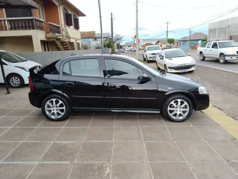 CHEVROLET - ASTRA - 2011/2011 - Preta - R$ 35.900,00