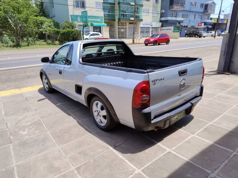 CHEVROLET - MONTANA - 2006/2007 - Prata - R$ 32.900,00