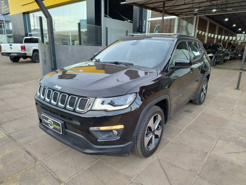 JEEP - COMPASS - 2017/2018 - Preta - R$ 95.900,00