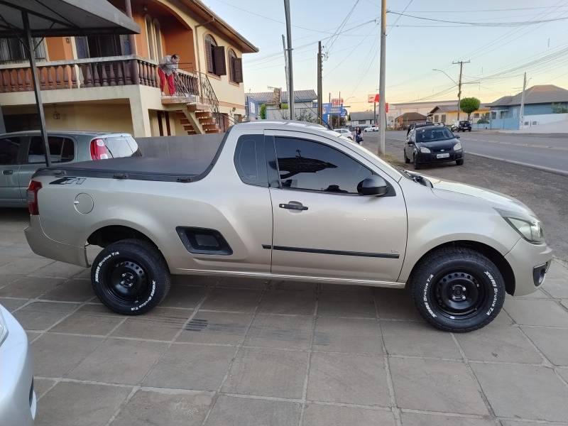 CHEVROLET - MONTANA - 2012/2012 - Bege - R$ 39.900,00