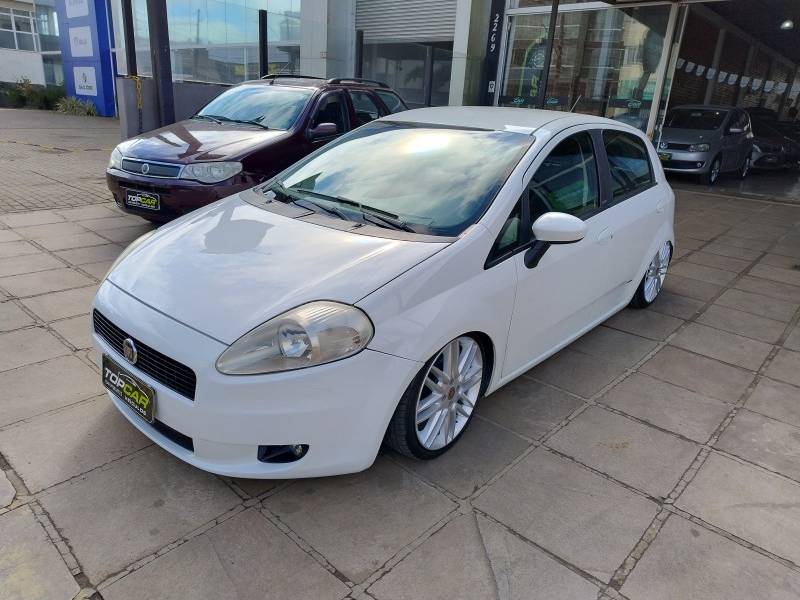 FIAT - PUNTO - 2011/2011 - Branca - R$ 33.900,00