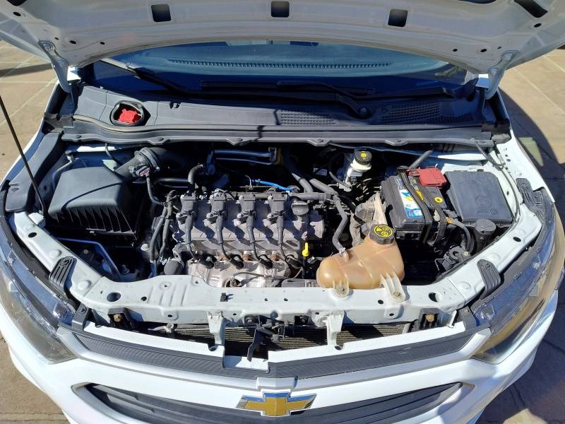 CHEVROLET - ONIX - 2018/2018 - Branca - R$ 53.900,00