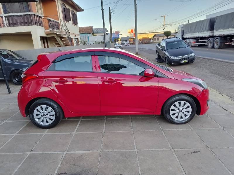 HYUNDAI - HB20 - 2013/2013 - Vermelha - R$ 41.990,00