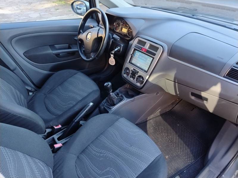 FIAT - PUNTO - 2007/2008 - Cinza - R$ 28.900,00