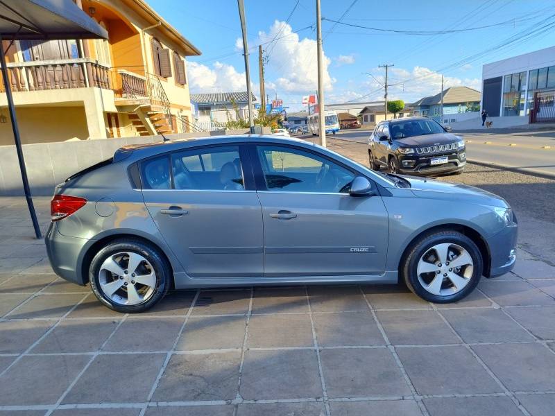 CHEVROLET - CRUZE - 2013/2013 - Cinza - R$ 59.990,00