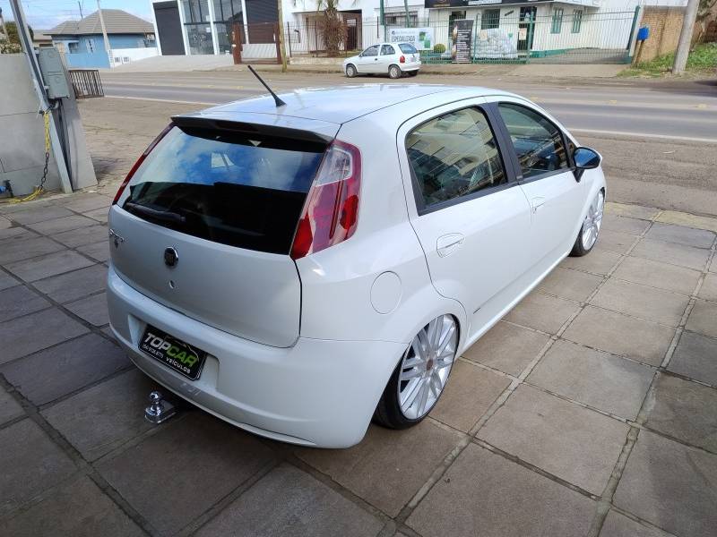 FIAT - PUNTO - 2011/2011 - Branca - R$ 33.900,00