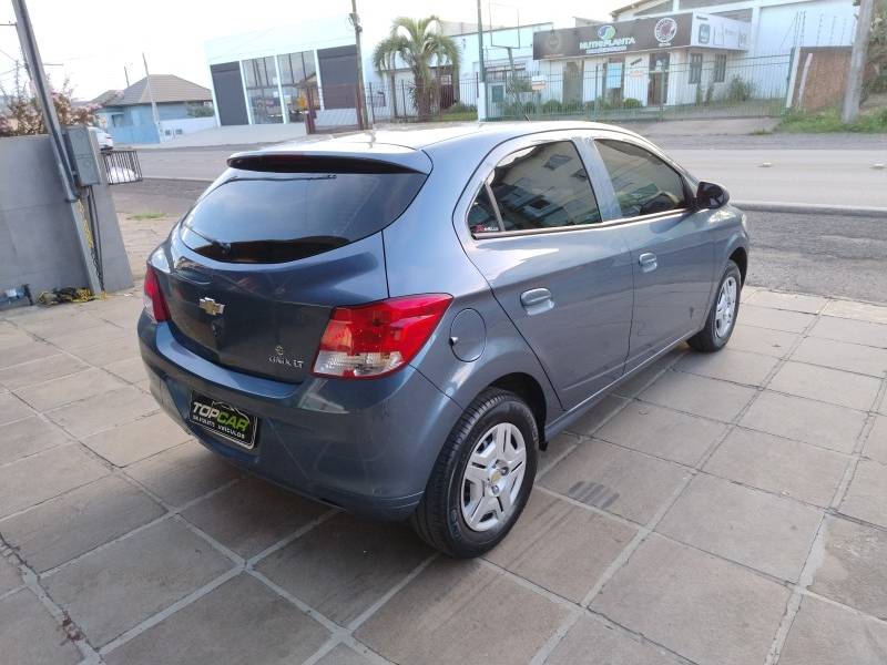 CHEVROLET - ONIX - 2015/2015 - Azul - R$ 45.990,00