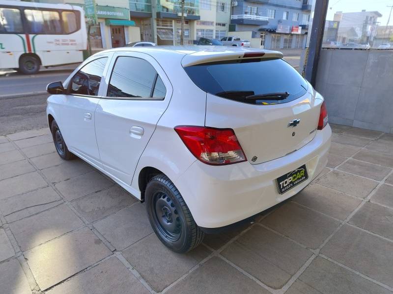 CHEVROLET - ONIX - 2013/2013 - Branca - R$ 42.900,00