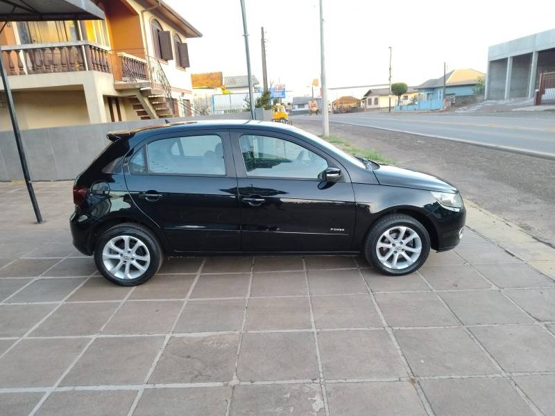 VOLKSWAGEN - GOL - 2010/2011 - Preta - R$ 35.900,00