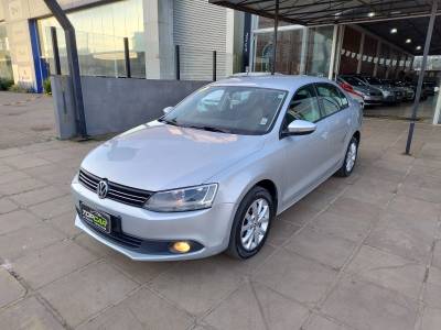 VOLKSWAGEN - JETTA - 2011/2011 - Prata - R$ 56.900,00
