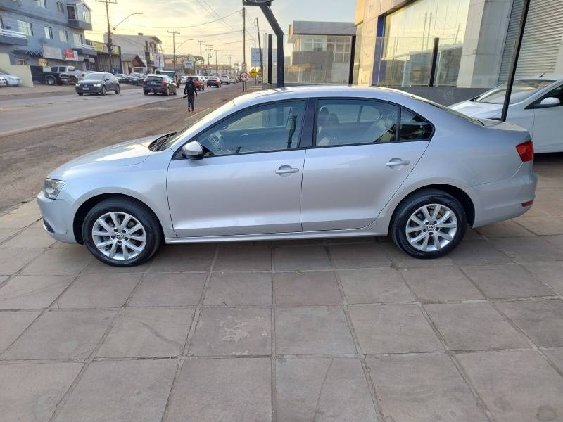 VOLKSWAGEN - JETTA - 2011/2011 - Prata - R$ 56.900,00