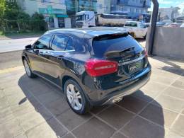 MERCEDES-BENZ - GLA 200 - 2017/2017 - Preta - R$ 115.900,00