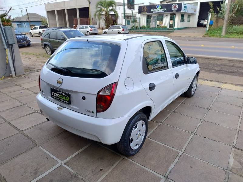 CHEVROLET - CELTA - 2010/2011 - Branca - R$ 28.900,00