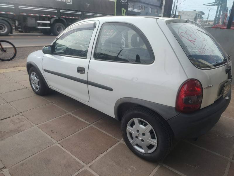 CHEVROLET - CORSA - 1995/1996 - Branca - R$ 7.990,00