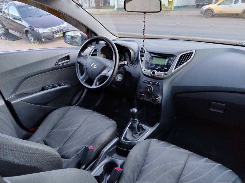 HYUNDAI - HB20 - 2013/2013 - Vermelha - R$ 41.990,00