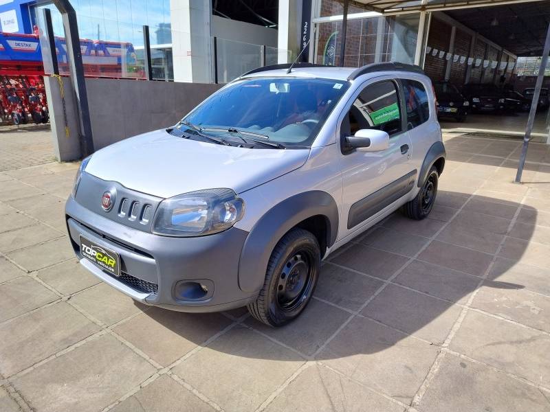 FIAT - UNO - 2011/2012 - Prata - R$ 25.990,00