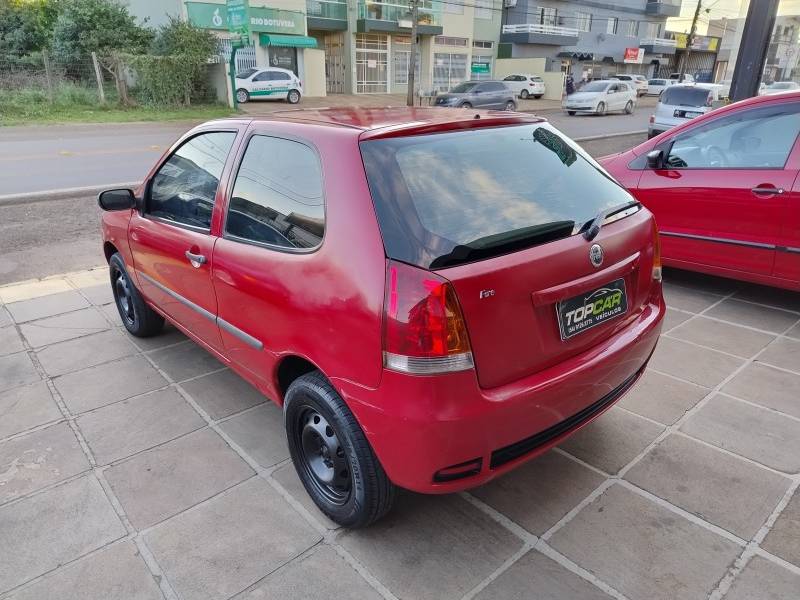 FIAT - PALIO - 2006/2007 - Vermelha - R$ 13.500,00