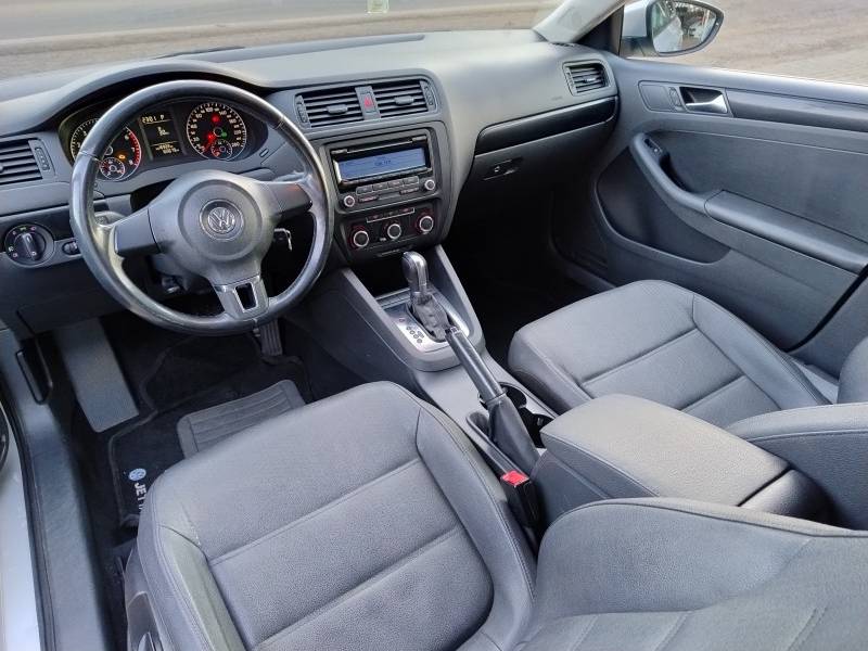 VOLKSWAGEN - JETTA - 2011/2011 - Prata - R$ 56.900,00