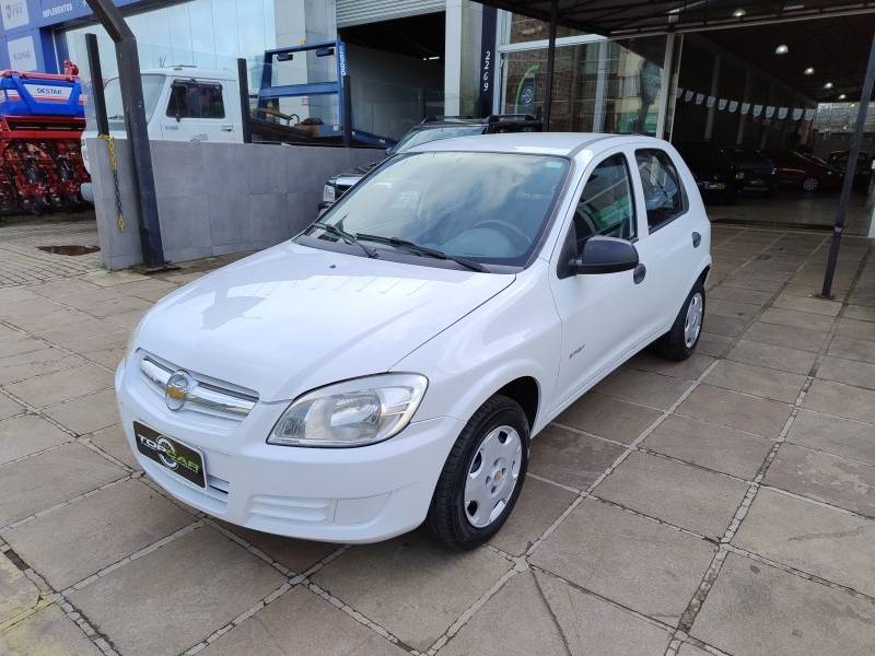 CHEVROLET - CELTA - 2010/2011 - Branca - R$ 28.900,00