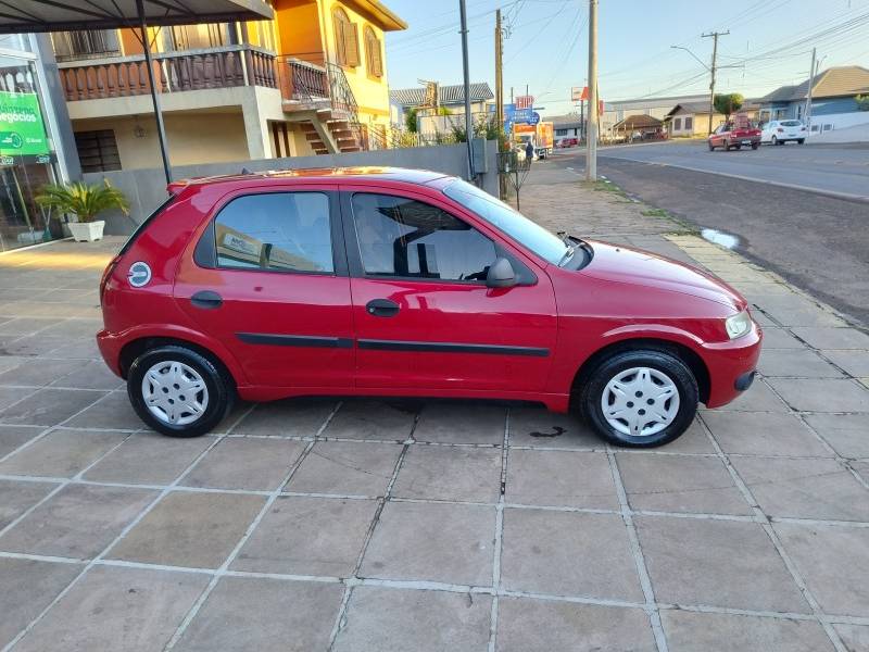 CHEVROLET - CELTA - 2003/2003 - Vermelha - R$ 16.900,00