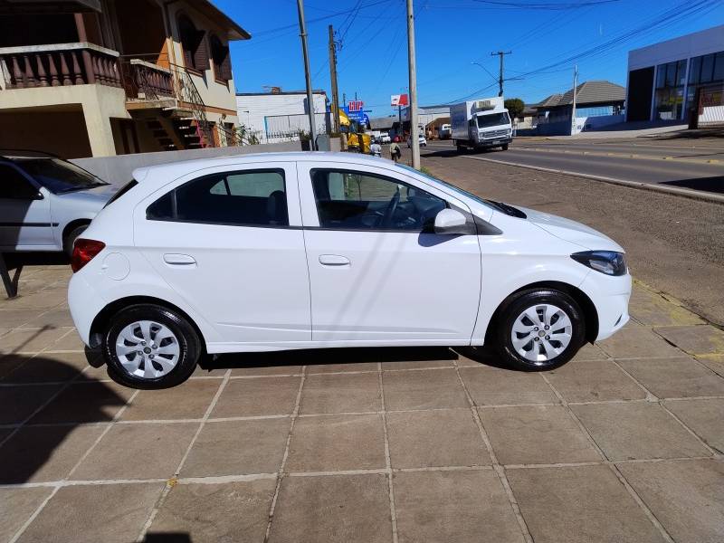 CHEVROLET - ONIX - 2018/2018 - Branca - R$ 53.900,00